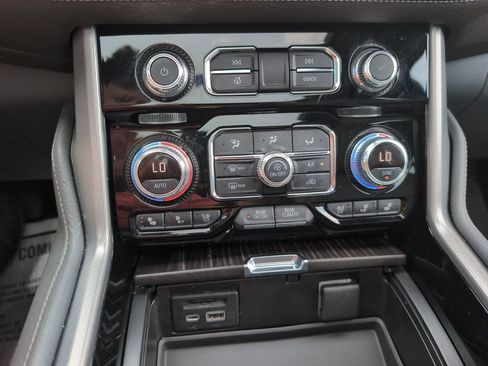 Used 2021 GMC Yukon Denali AWD/4WD image 30