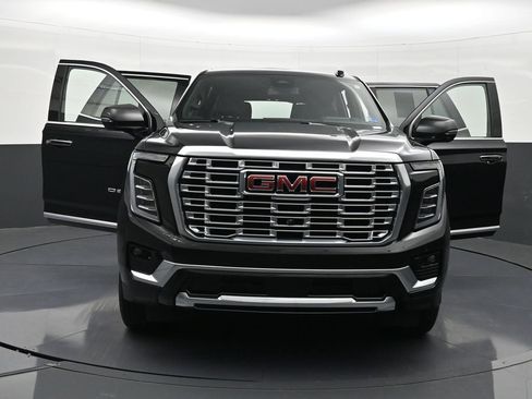 Used 2025 GMC Yukon Denali AWD/4WD image 44