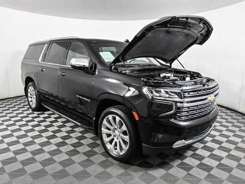 Used 2023 Chevrolet Suburban Premier image 38