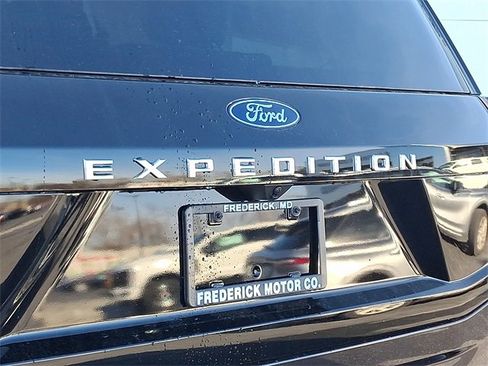 New 2025 Ford Expedition Active image 20