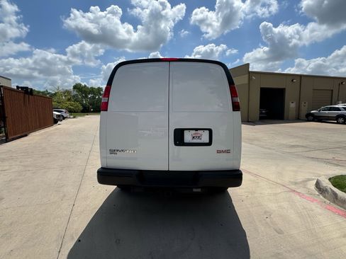 Used 2022 GMC Savana 2500 w/ Driver Convenience Package image 3