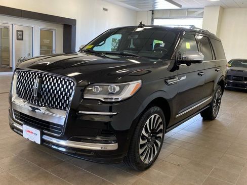 Certified 2024 Lincoln Navigator Black Label AWD/4WD image 4