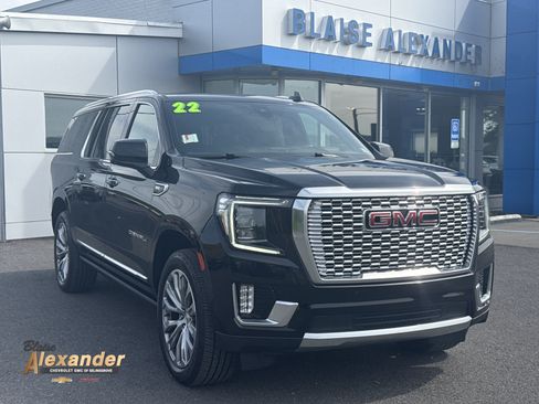 Used 2022 GMC Yukon XL Denali w/ Advanced Technology Package AWD/4WD image 1
