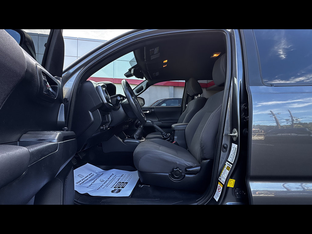 Certified 2019 Toyota Tacoma TRD Off-Road AWD/4WD image 22