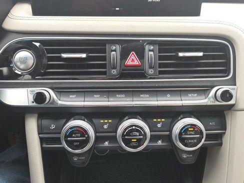 Used 2023 Genesis G70 2.0T w/ Sport Prestige Package image 33