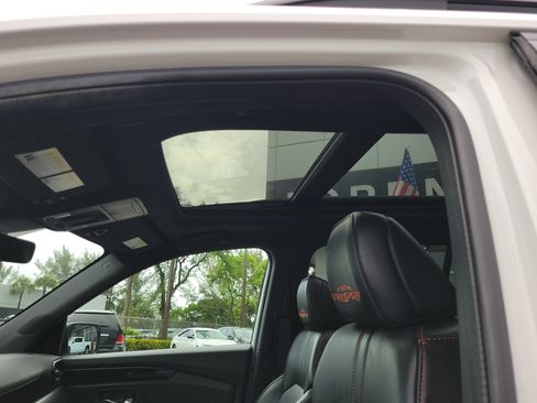 Used 2024 Honda Pilot TrailSport image 11