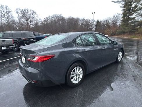 Used 2025 Toyota Camry LE image 29