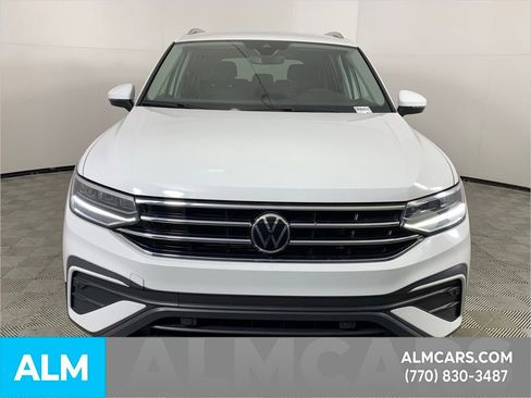 Used 2024 Volkswagen Tiguan SE image 13
