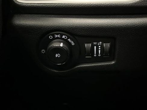 New 2026 Chrysler Pacifica Select image 23