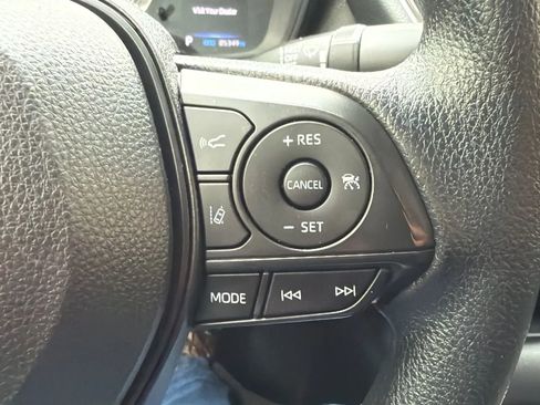 Used 2021 Toyota Corolla LE image 11