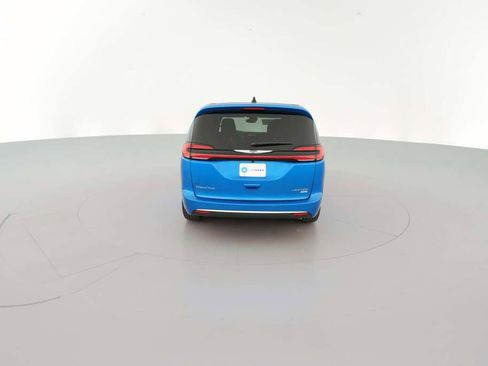 New 2026 Chrysler Pacifica Limited image 10