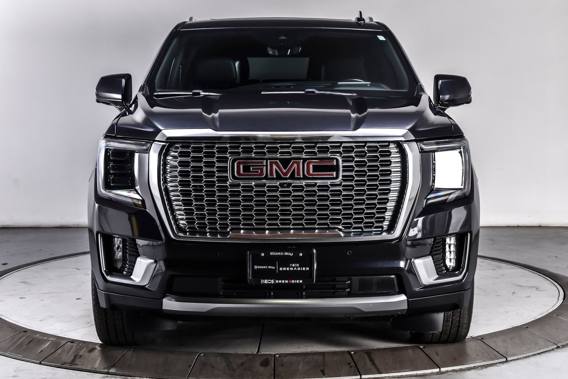 Used 2023 GMC Yukon XL Denali w/ Denali Reserve Package AWD/4WD image 7