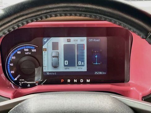 Used 2024 Ford Bronco Outer Banks image 12