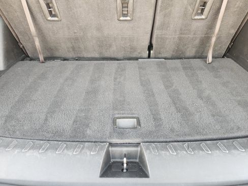 Used 2021 Chevrolet Traverse LS image 32