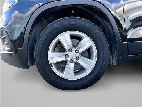 Used 2022 Chevrolet Trax LS image 10