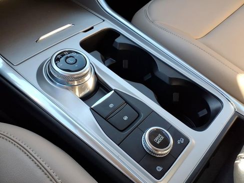 Used 2023 Ford Explorer XLT w/ Equipment Group 202A image 19