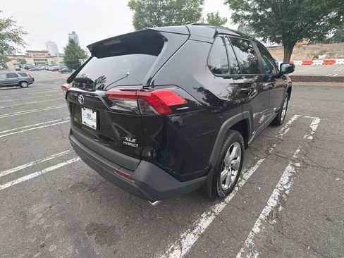 Used 2021 Toyota RAV4 XLE Premium AWD/4WD image 5