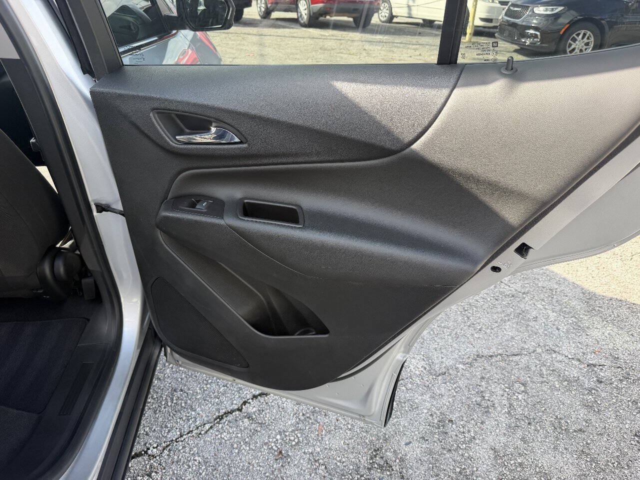 Used 2022 Chevrolet Equinox LT w/ Driver Convenience Package FWD image 13