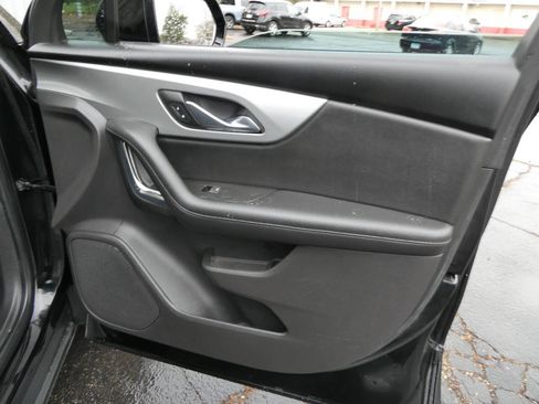 Used 2019 Chevrolet Blazer LT FWD image 29