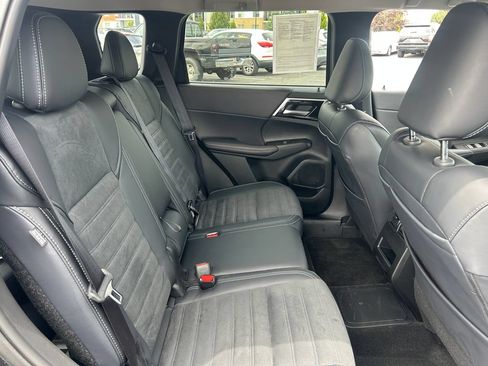 Used 2025 Mitsubishi Outlander 4WD Plug-In Hybrid image 35