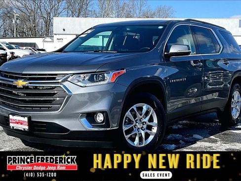 Used 2020 Chevrolet Traverse LT w/ Driver Confidence II Package image 3