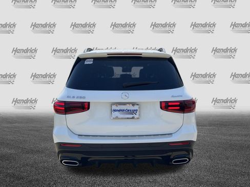 Certified 2025 Mercedes-Benz GLB 250 4MATIC image 8