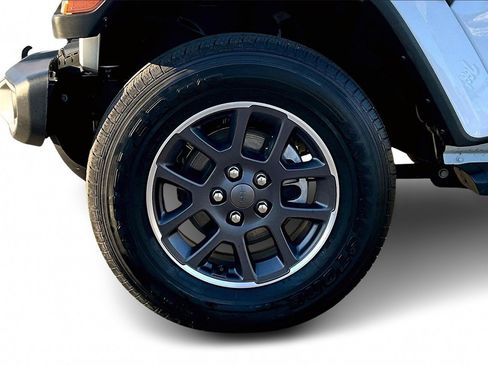 Certified 2022 Jeep Gladiator Overland w/ Popular Equipment Package image 30