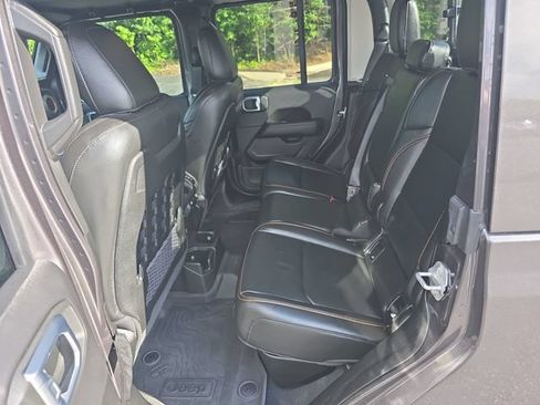 Used 2022 Jeep Gladiator Mojave w/ Cold Weather Group AWD/4WD image 13
