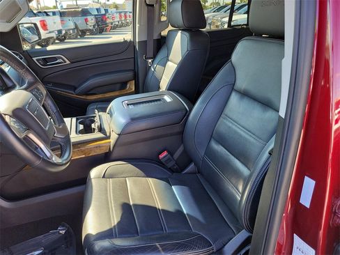 Used 2017 GMC Yukon Denali image 20