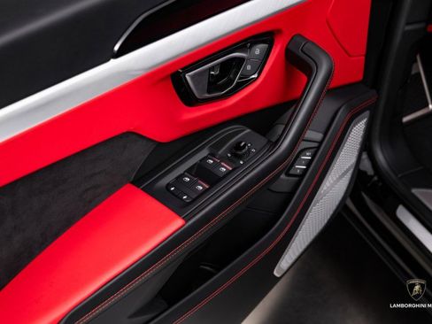 Used 2019 Lamborghini Urus image 24