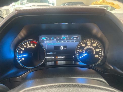 Used 2015 Ford F150 Platinum w/ Equipment Group 701A Luxury image 13