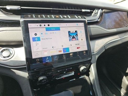 Used 2023 Jeep Grand Cherokee L Limited w/ Luxury Tech Group II image 23