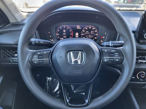 Used 2023 Honda Accord EX image 9