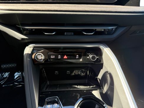 Certified 2025 Audi Q5 Premium w/ Convenience Package AWD/4WD image 13