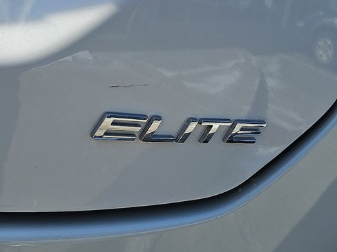 Used 2023 Honda Pilot Elite image 36