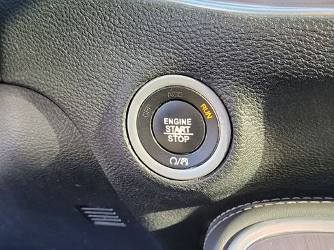 Used 2018 Dodge Challenger R/T image 24