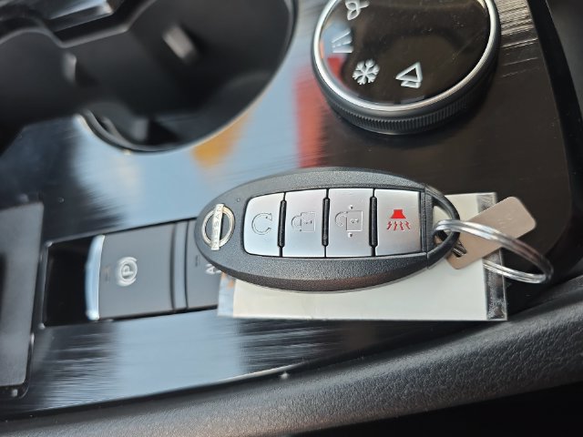 Certified 2022 Nissan Rogue SV AWD/4WD image 32