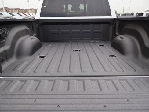 New 2026 RAM 2500 Laramie AWD/4WD image 7