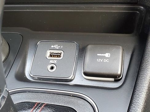 Certified 2020 Jeep Cherokee Trailhawk w/ Cold Weather Group image 22