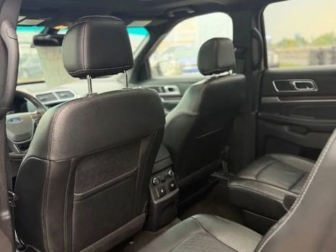 Used 2017 Ford Explorer Limited w/ Equipment Group 301A AWD/4WD image 15