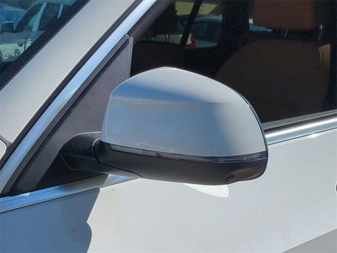 New 2026 BMW X5 xDrive40i w/ Climate Comfort Package image 11