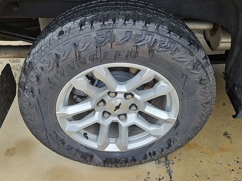 Certified 2024 Chevrolet Silverado 1500 RST w/ Z71 Off-Road Package image 10