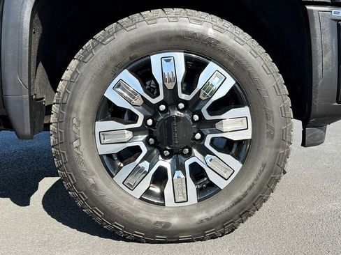 Used 2024 GMC Sierra 2500 Denali image 15