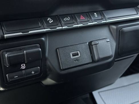 Used 2019 Chevrolet Silverado 1500 Custom Trail Boss w/ Custom Convenience Package AWD/4WD image 36