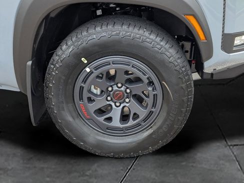 New 2025 Nissan Frontier PRO-4X image 30