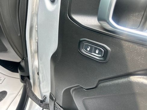 Used 2023 Jeep Wrangler Unlimited Sport AWD/4WD image 22