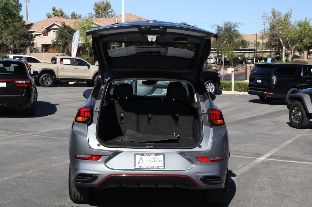 Used 2022 Buick Encore GX Select w/ Sport Touring Package FWD image 34