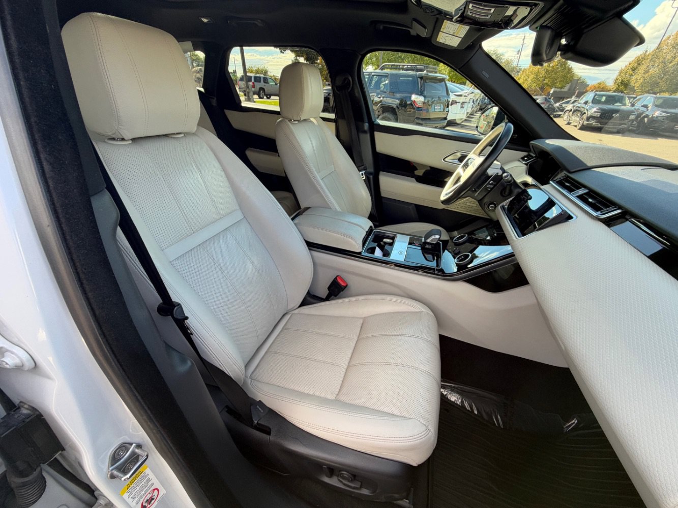 Used 2021 Land Rover Range Rover Velar R-Dynamic S AWD/4WD image 10