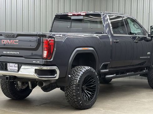 Used 2025 GMC Sierra 2500 SLE w/ SLE Value Package; image 5