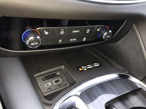 Used 2024 Buick Enclave Essence w/ Experience Buick Package image 19